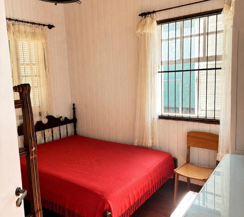 Abernessia House | CJ Chalé de Madeira - Perfeito para Reunir Famílias e Amigos ao Redor da Lareira, Fogueira e Churrasqueira