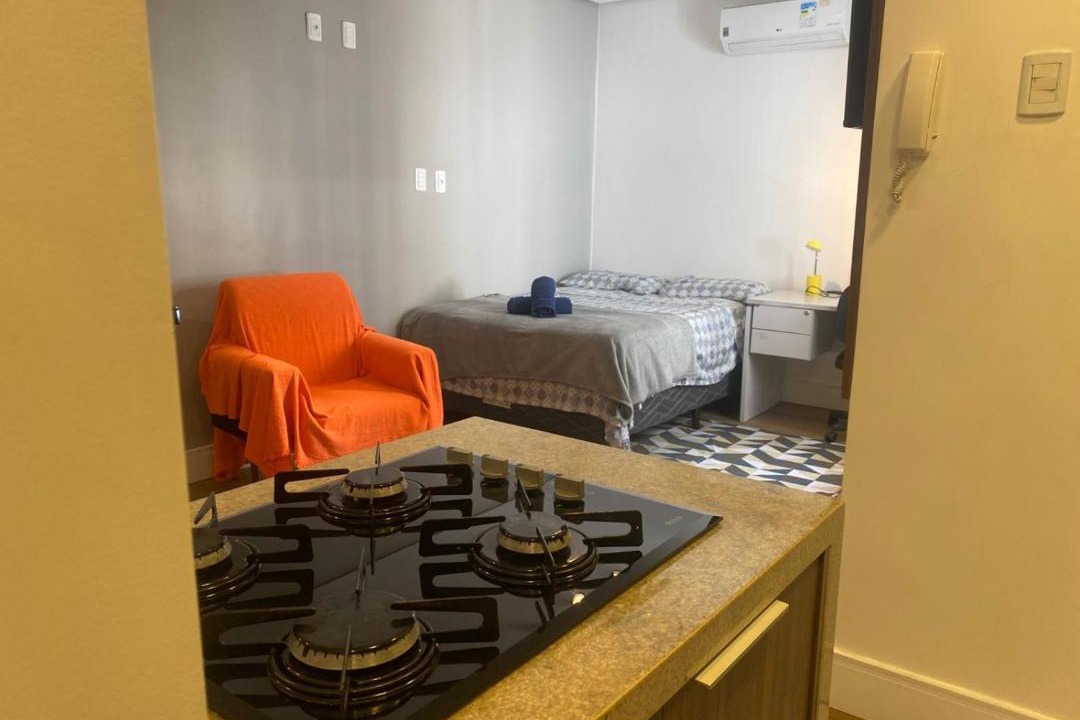 Auxiliadora Apartment | 100m do clube GNU- 500m do shopping Moinhos de Vento - comporta ate 4 pessoas