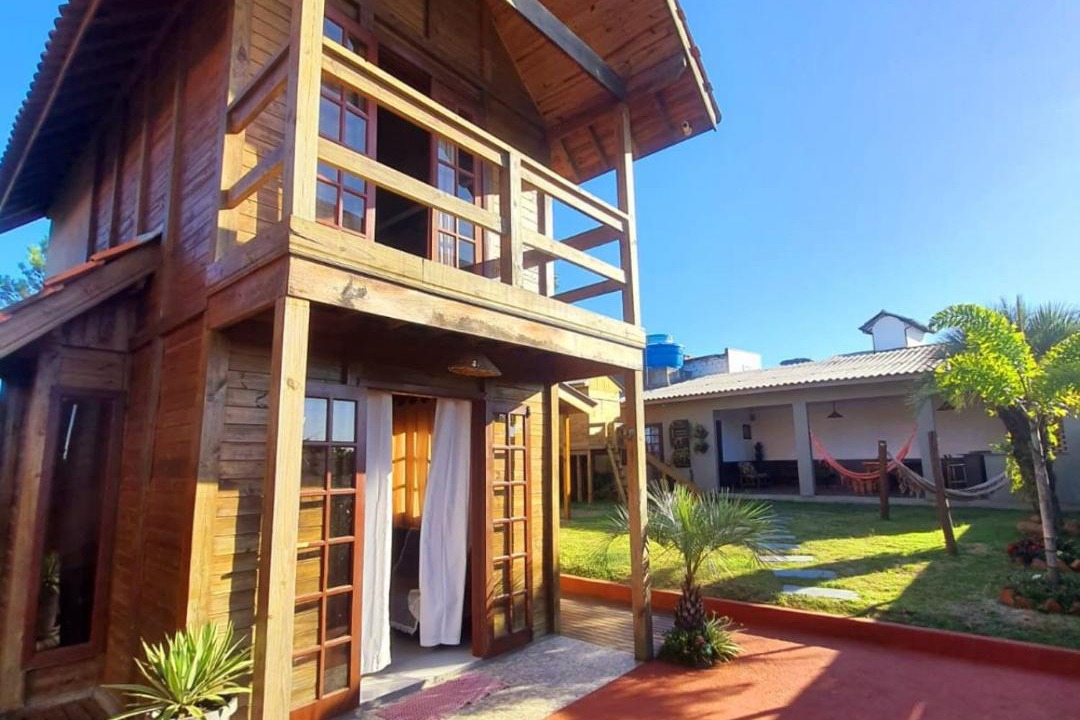 Praia do Rosa Ski Chalet | Hospedaria Chalés Rota Do Sol PDR - Aluguel de chalés confortáveis na Praia do Rosa SC