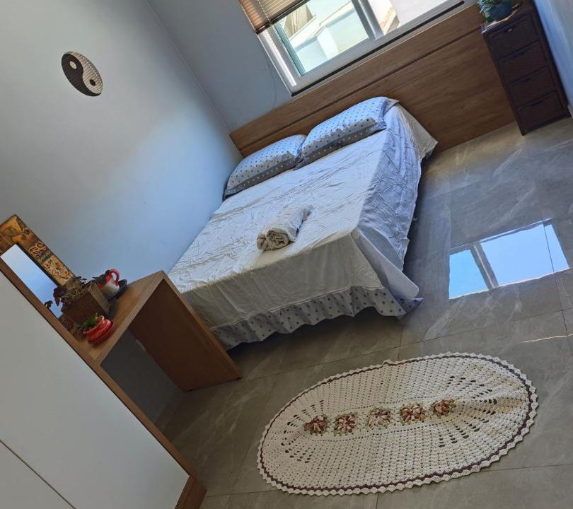 Esmeralda Apartment | Sobrado amplo bem localizado em cascavel 1 suíte mais dois quartos ate 5 pessoas