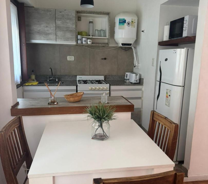La Plata Apartment | Departamento luminoso con balcón