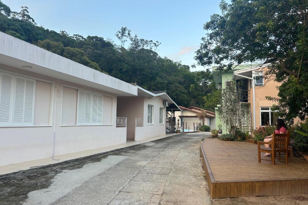 Sambaqui House | Casa Espaçosa com Piscina, Churrasqueira e Área verde em Sambaqui ao Lado da Praia - Floripa