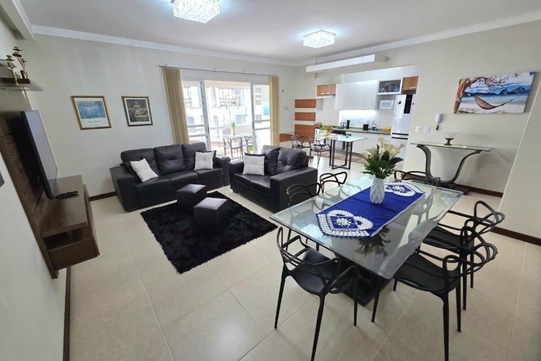 Andorinha Apartment | 3 suítes grandes, 4 garagens, Vista mar, ótima localização a 2 minutos do mar em Meia Praia - Itapema