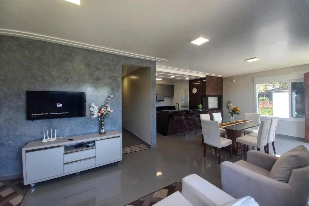 Capao da Canoa House | Casa Com Três Dormitórios Pertinho Do Mar Em Capão Da Canoa