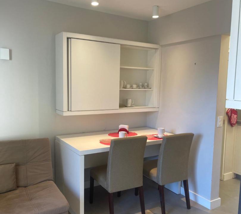 Barra Sul Apartment | Apê de fundos em condo beira mar com garagem e Wi-Fi