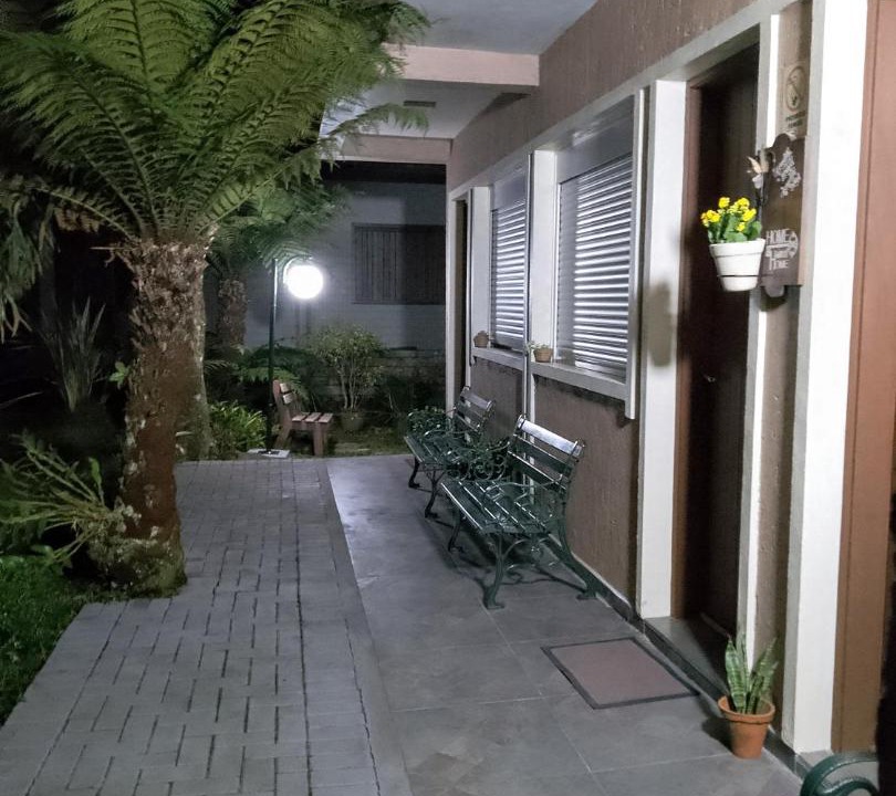 Carniel House | Hospedagem Caminho das Rosas-suítes em Gramado