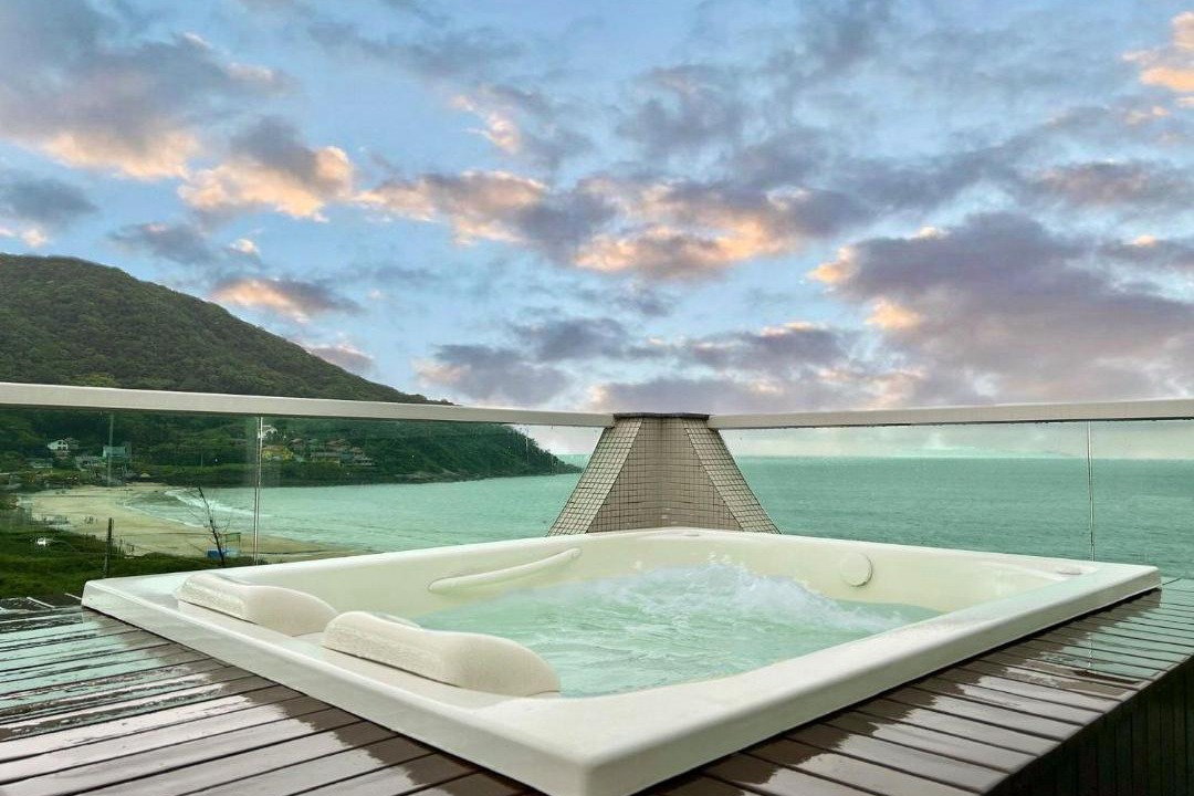 Quatro Ilhas Apartment | 110 - Cobertura com vista panorâmica em 4 ilhas