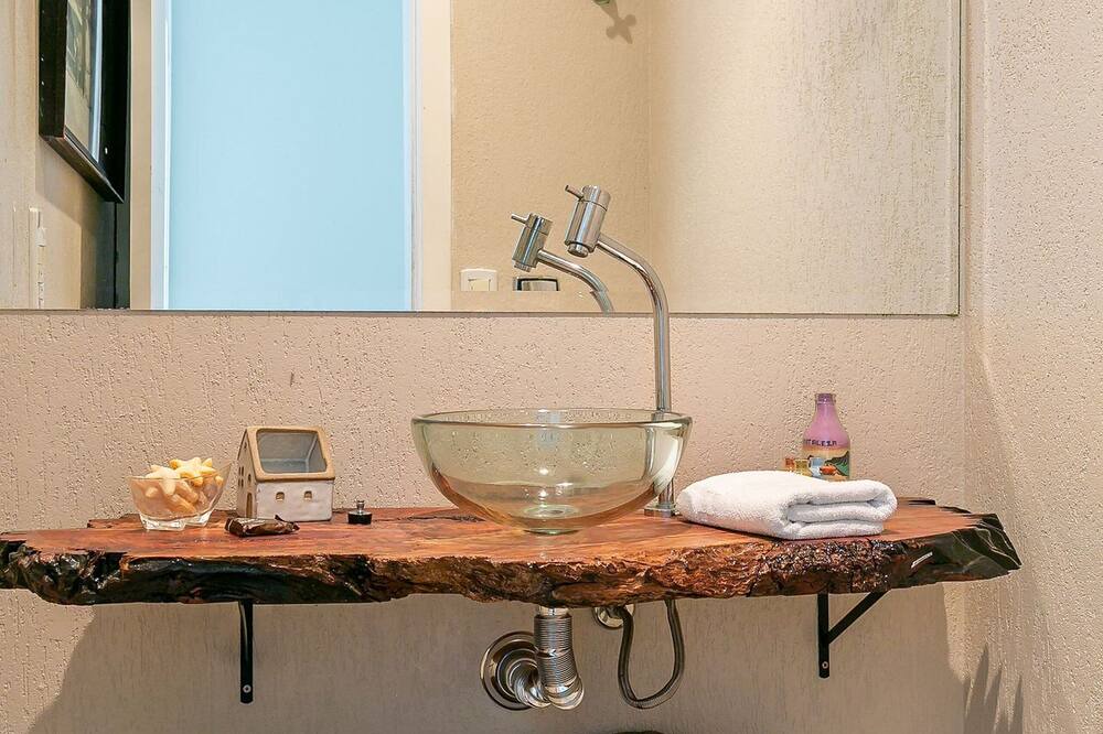 Photo of Bathroom in Jurere