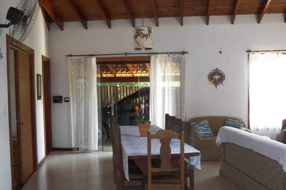 Photo of Livingroom in Nazare Paulista