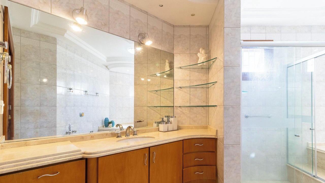 Photo of Bathroom in Jurere Internacional