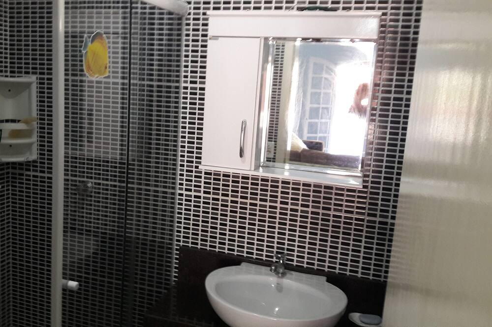 Photo of Bathroom in Guaratuba