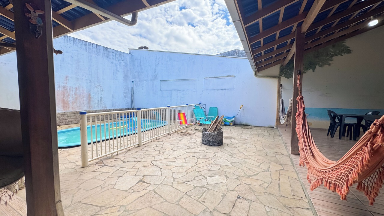 Photo of Patio Balcony in Praia da Armacao do Itapocoroi