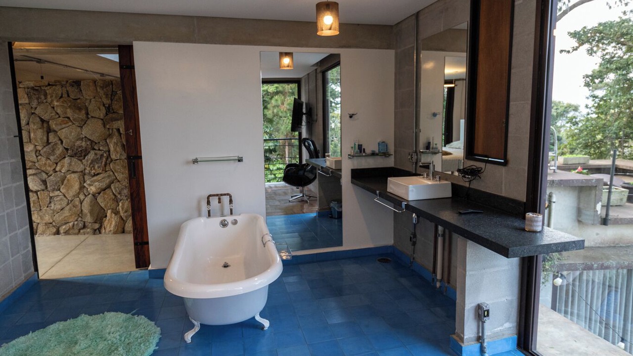 Photo of Bathroom in Portao