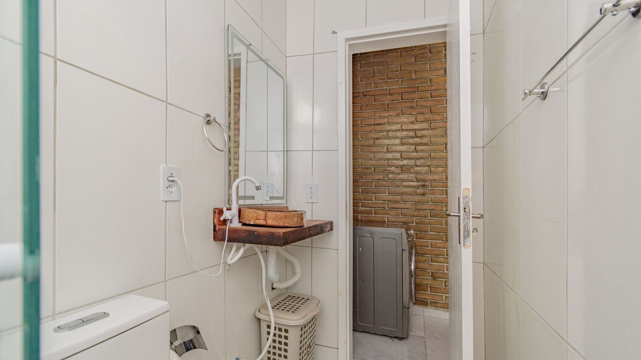 Photo of Bathroom in Praia da Armacao do Itapocoroi