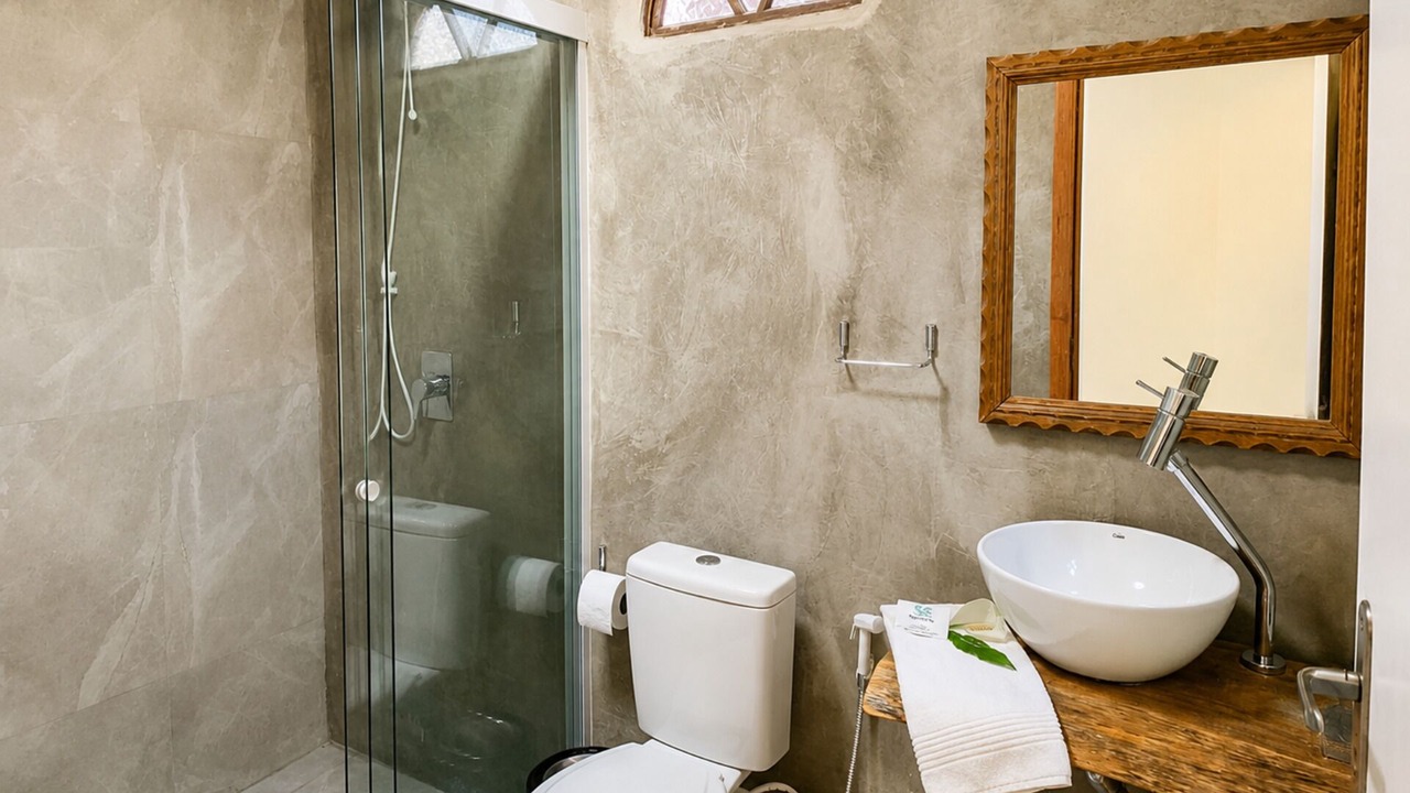 Photo of Bathroom in Praia da Armacao do Itapocoroi