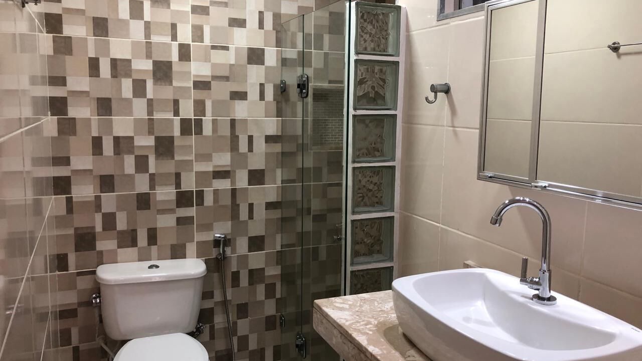 Photo of Bathroom in Meireles
