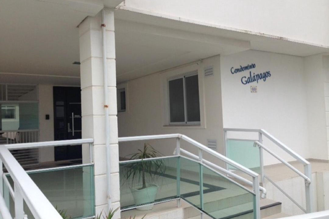 Photo of Buildings in Lagoa Pequena