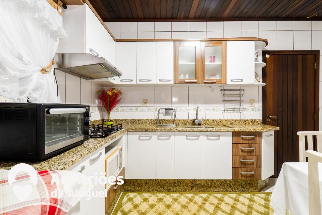 Photo of Kitchen in Praia da Armacao do Itapocoroi