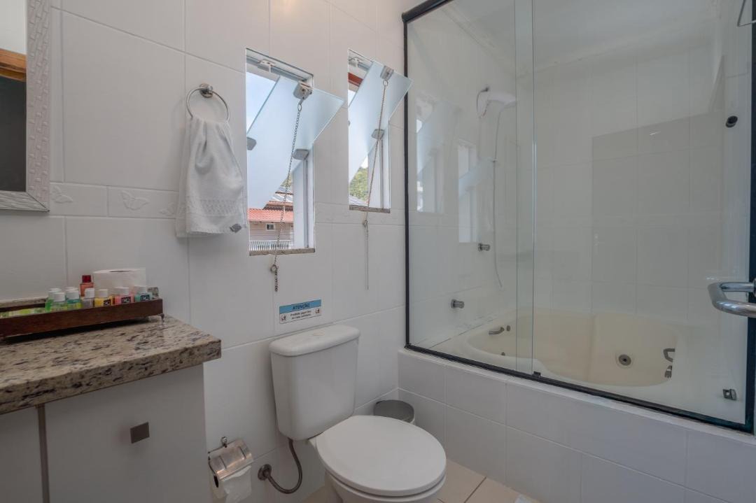 Photo of Bathroom in Praia da Armacao do Itapocoroi