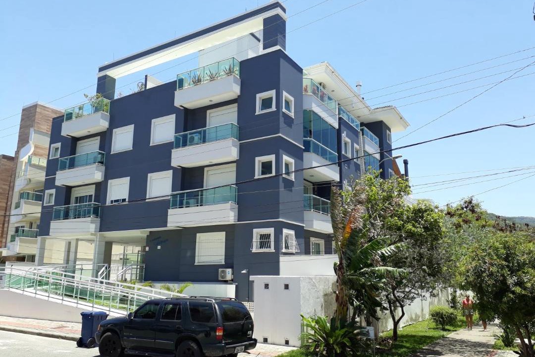 Photo of Buildings in Lagoa Pequena