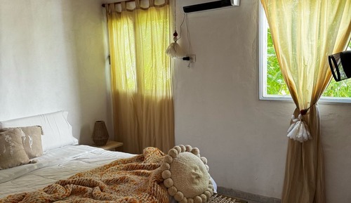 Cabin, Valley View