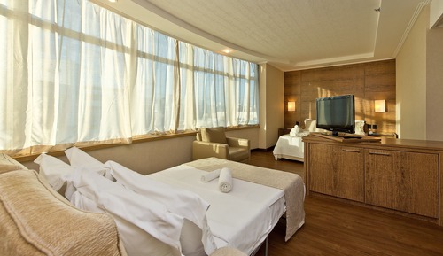 Superior Room, City View