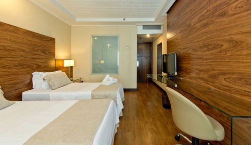 Standard Twin Room, City View