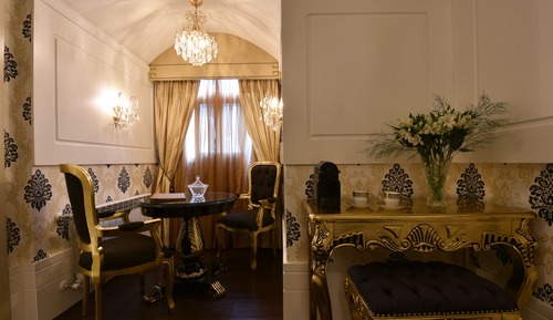 Suite, Jetted Tub