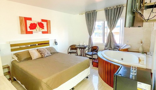 Deluxe Room, Bathtub