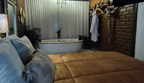 Romantic Cabin