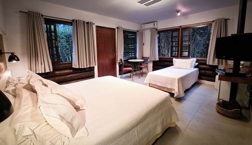 Deluxe Room, Multiple Beds, Jetted Tub