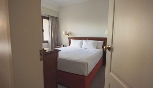 Junior Suite, 1 Queen Bed (Plaza Q)