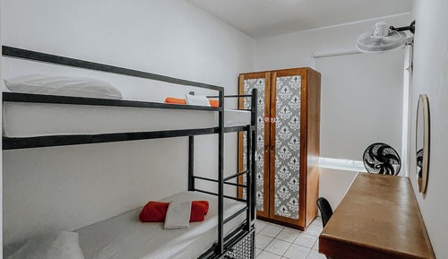 Economy Twin Room (2 beds)