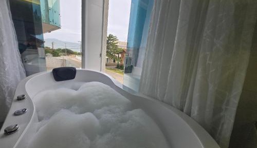 Deluxe Suite with Spa Bath
