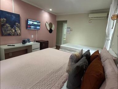 Superior King Suite