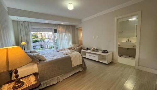 Queen Room with Spa Bath