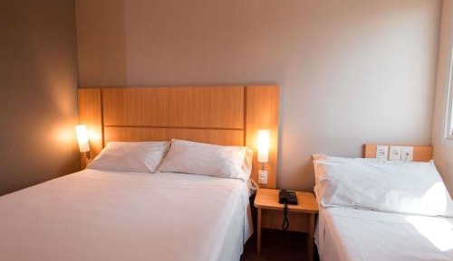Standard Room with One Double Bed and One Single Bed