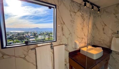 King Suite with Ocean View