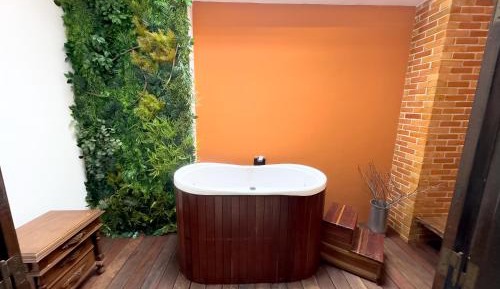 King Suite with Spa Bath