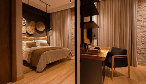 Deluxe Queen Room