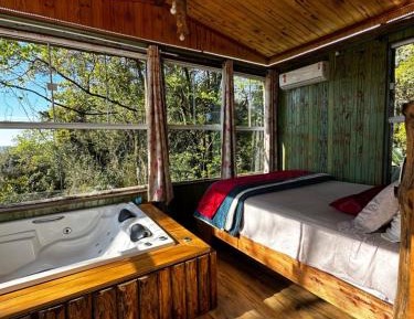 Queen Suite with Spa Bath