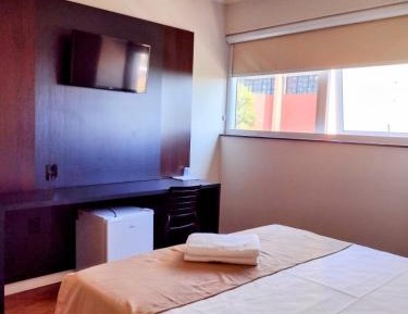Deluxe Queen Suite
