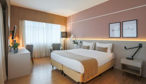 Deluxe Queen Room