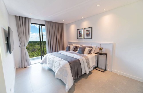 Foz do Iguacu Villa | Charming & Modern Villa with KING BED in the hear of Foz do Igua