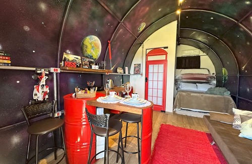 Cascavel Cabin | Cabana temática hipster