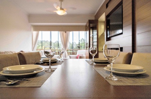 Tres Pinheiros Apartment | Locar-in Gramado Bosque das Azaléias