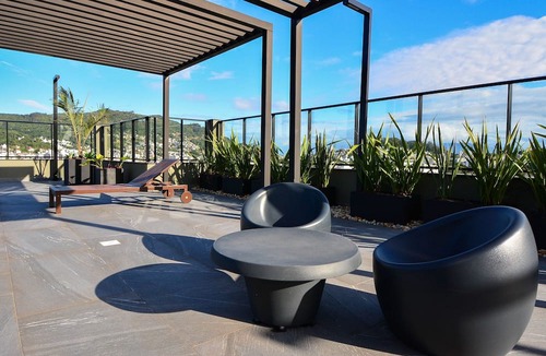 Trindade House | Studio em frente a UFSC e HU - 309A