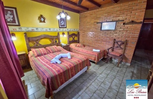 Puerto Esperanza Hotel | Hotel & Restaurant Las Brisas