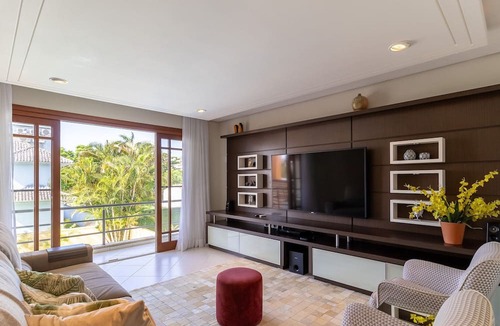 Jurere Internacional Apartment | Duplex House w/Pool, 850m From the Beach Rdt0124