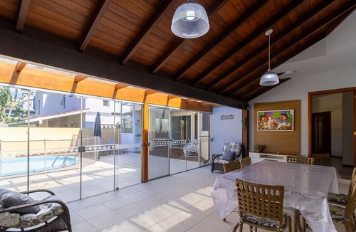 Jurere Internacional Apartment | Duplex House w/Pool, 850m From the Beach Rdt0124